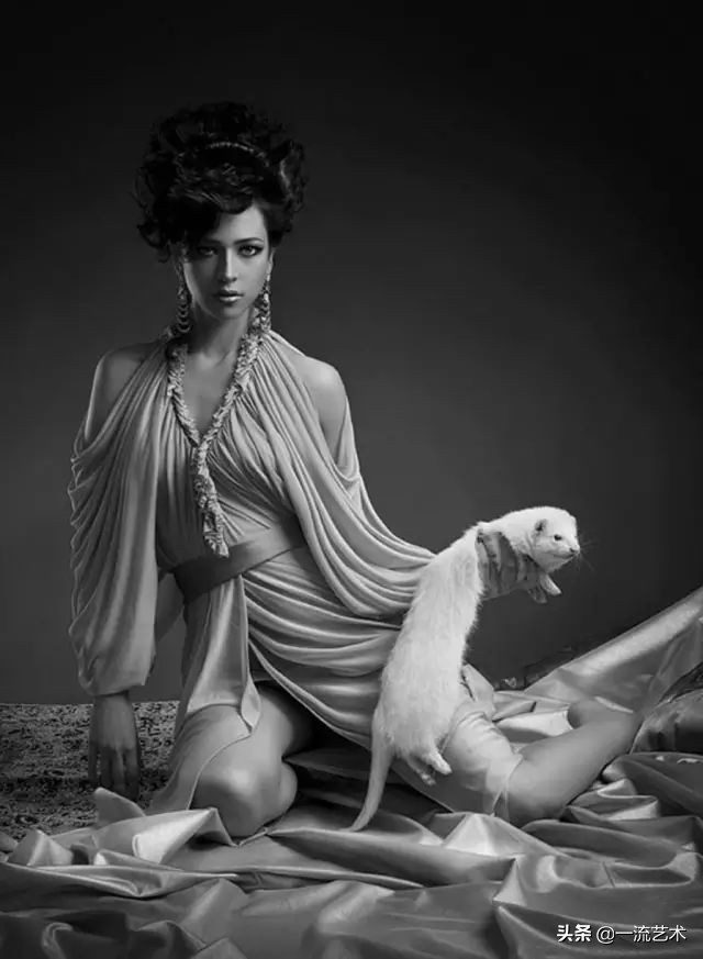 莫斯科摄影师镜头下的女人肖像，黑白唯美