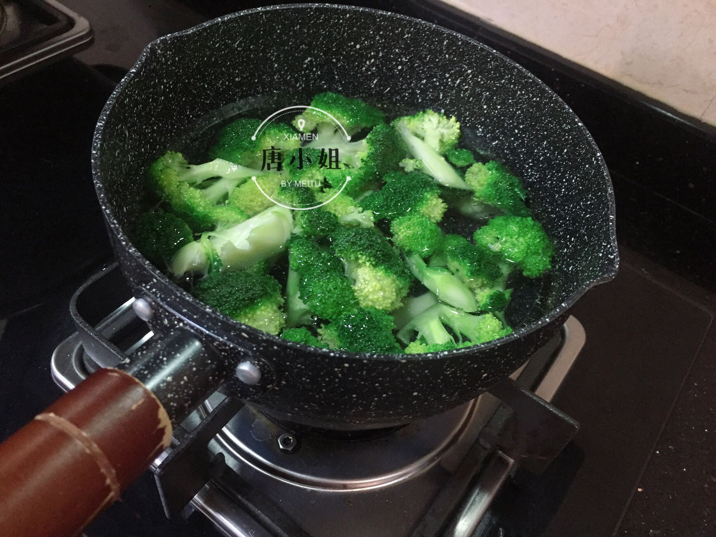 闽南特色小吃崇武鱼卷，煮汤炒菜清蒸都好吃，泉州人吃不腻家乡菜