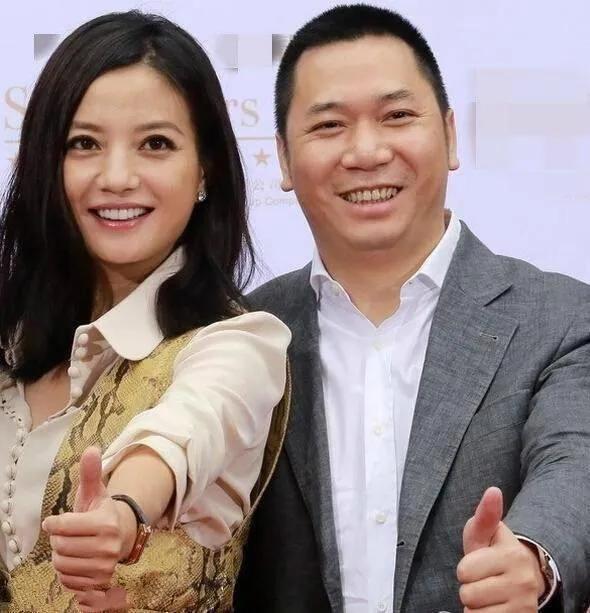 "富豪杀手"赵薇的跌宕情史,和她背后的几个男人,他最圆满
