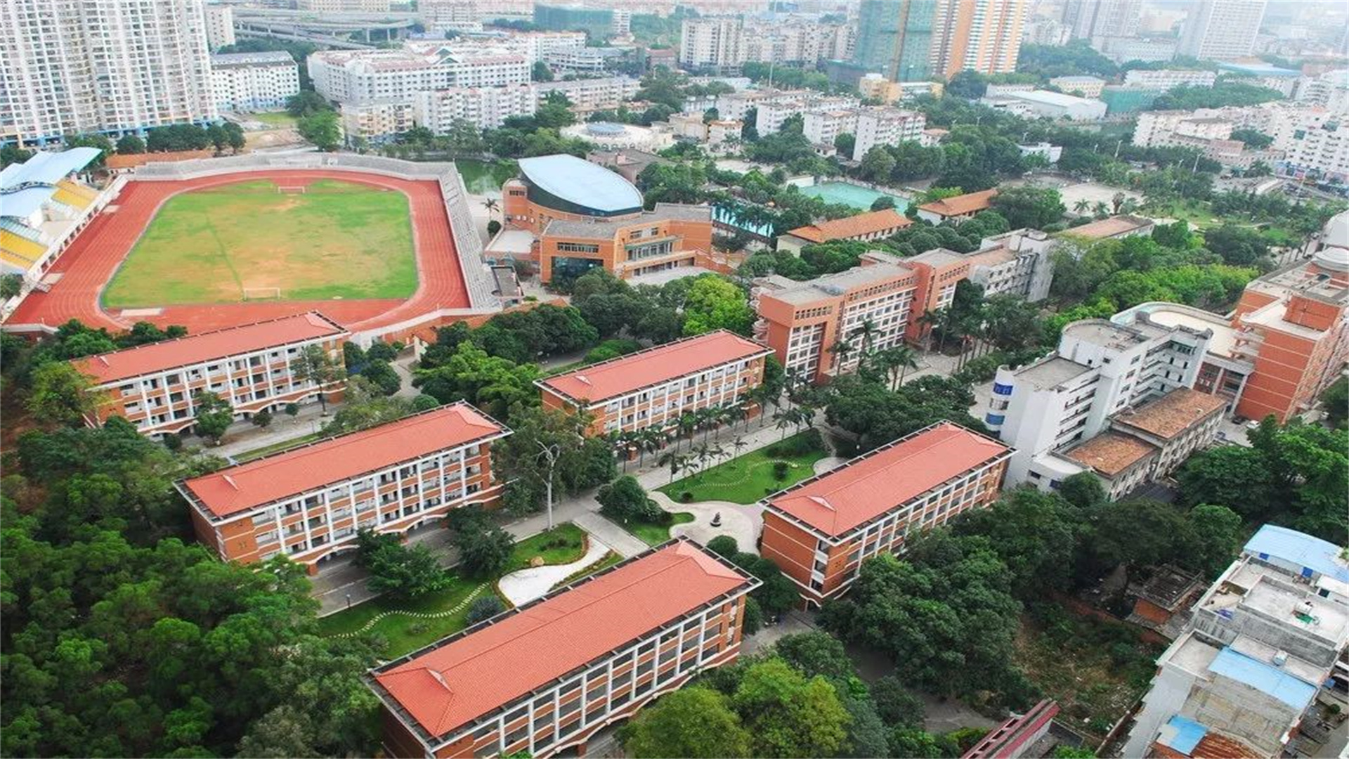 瞩目！广西3所“黑马”高中，升学率近100%，其中1所清北录取33人