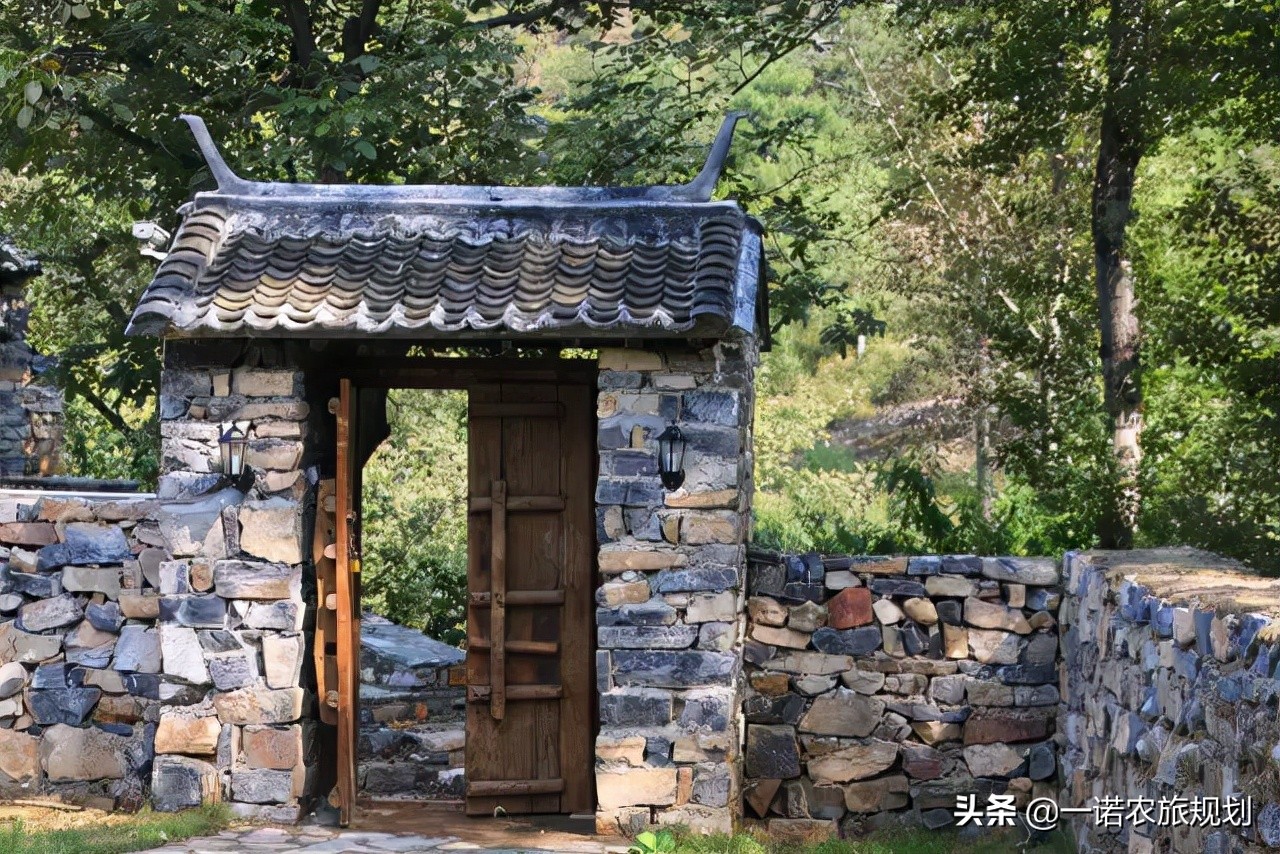 乡村振兴实例：从空心村到野奢度假综合体，是如何实现的？