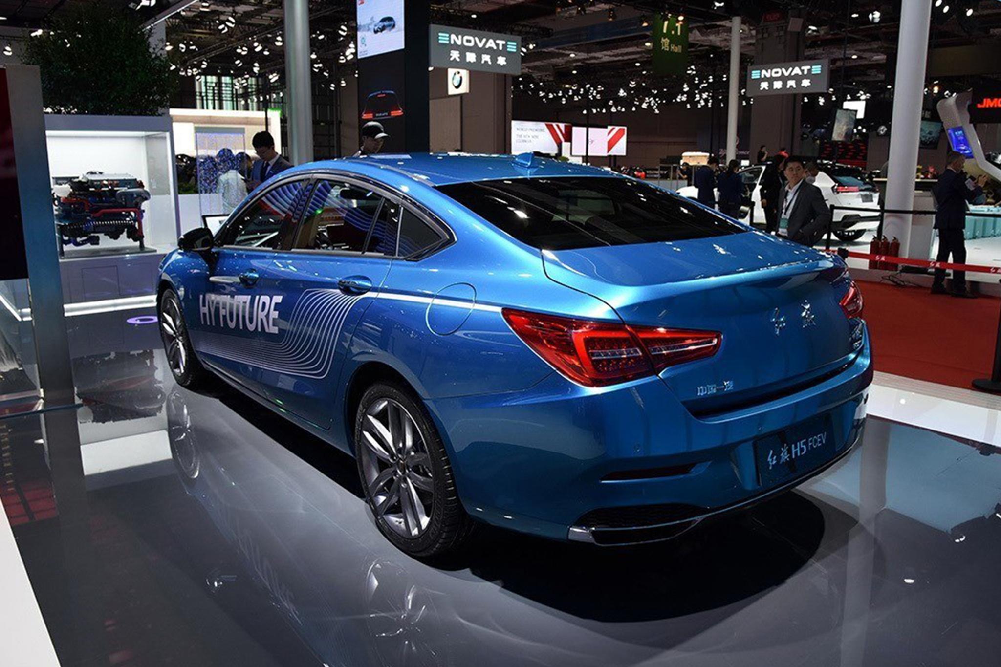 中国第一款成功点火的氢燃料车,红旗h5-fcev,不插电不烧油0污染