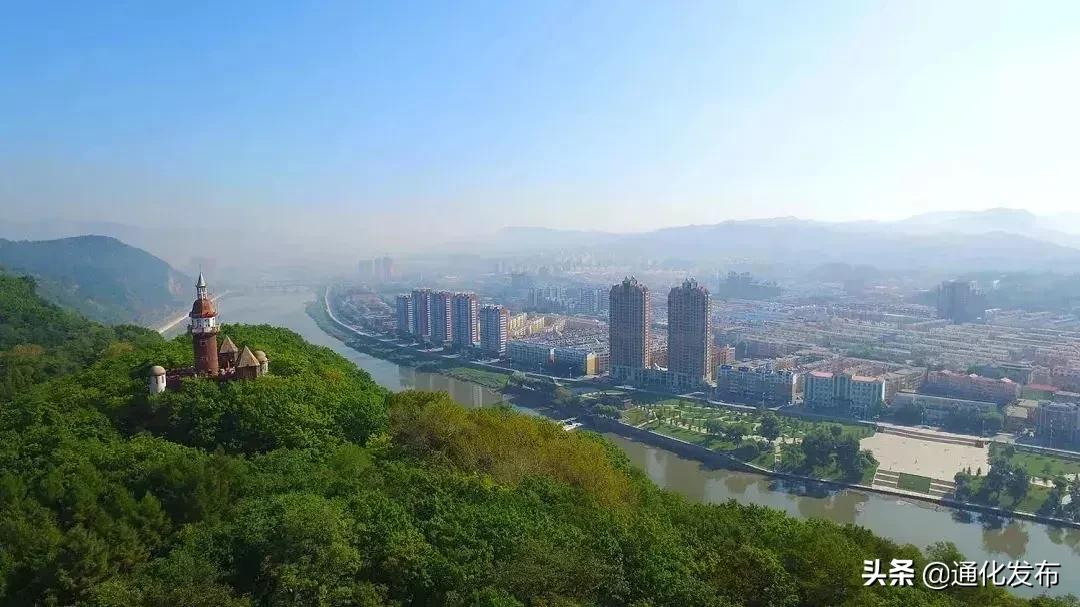 我市大力发挥产业集群优势 展现医药名城风采