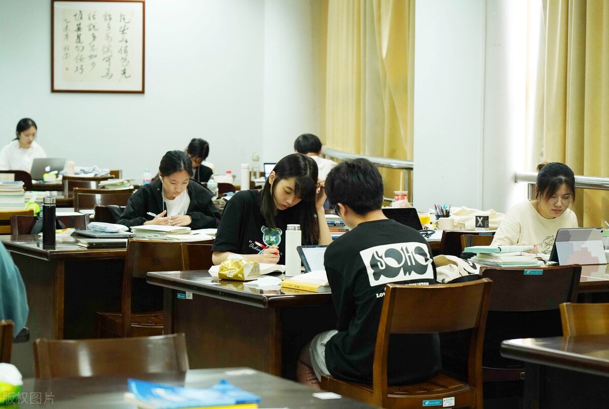 大一新生想拿奖学金，“埋头苦学”可不行，掌握“技巧”很关键