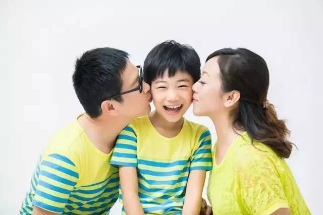 小学生“简写”式聊天爆火，难度超高，全看懂算我输