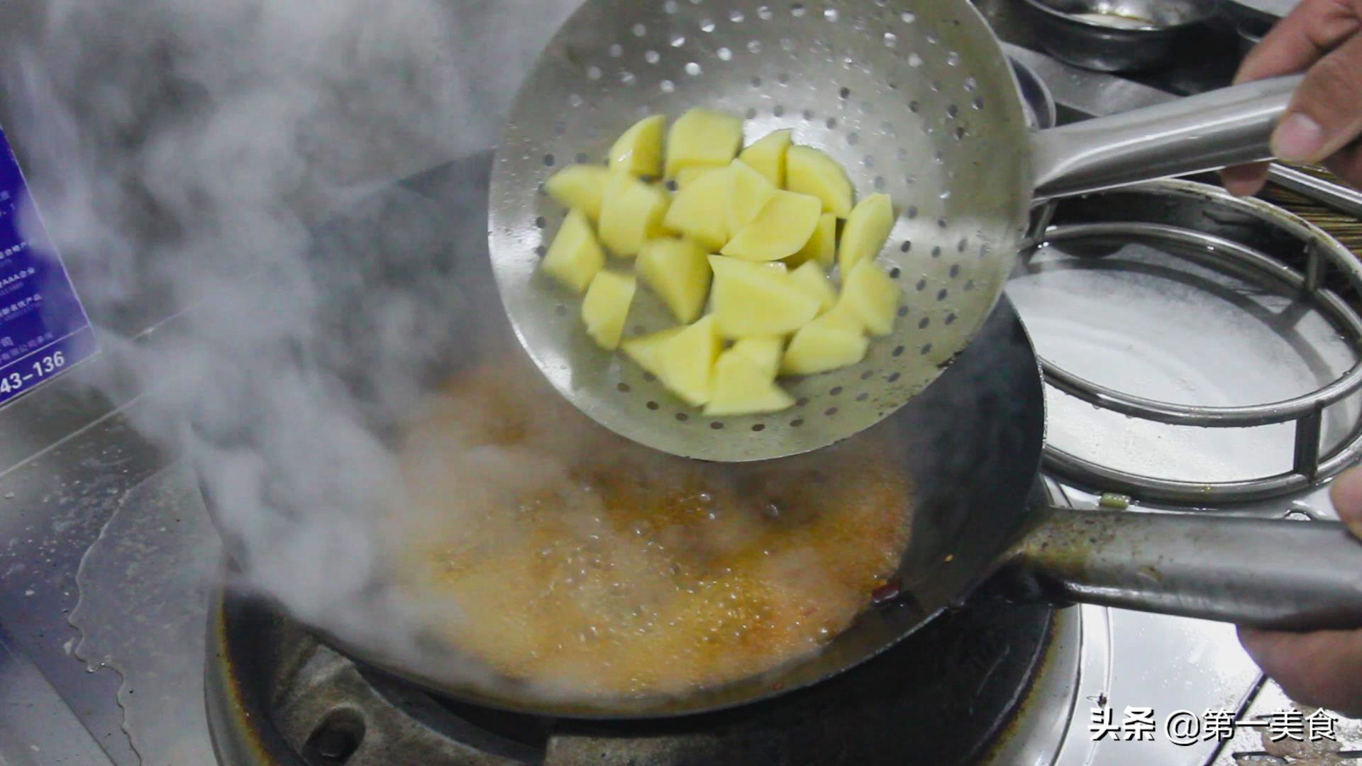 家常土豆烧牛肉的做法（土豆烧牛肉的正宗做法）