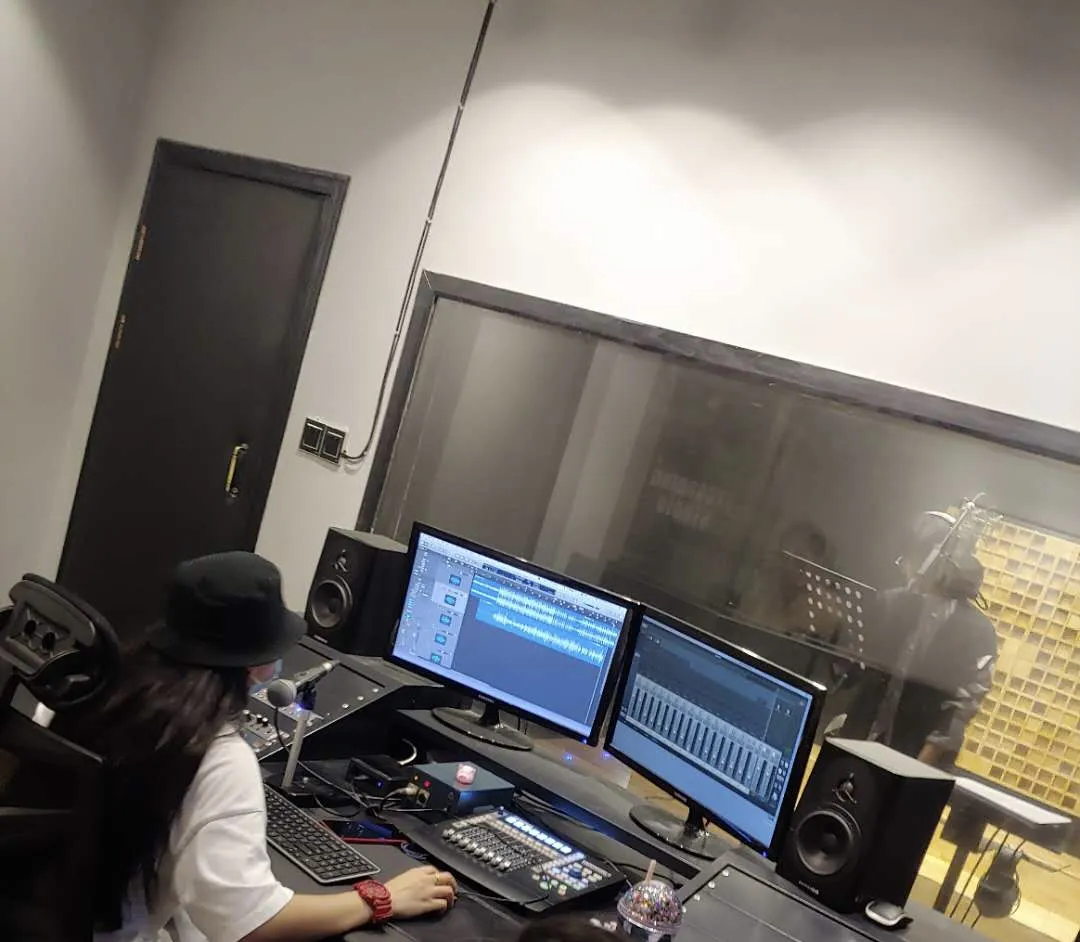 肖泽镜:原创歌曲网易累计播放量40多万,快来围观温肯的好声音