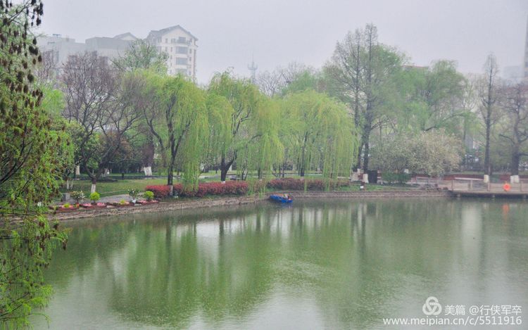 莫愁湖——粉黛江山，留得半湖烟雨；王侯事业，都如一局棋枰