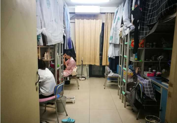 高中毕业后才明白，高中住校和不住校差别大，是存在一定不同的