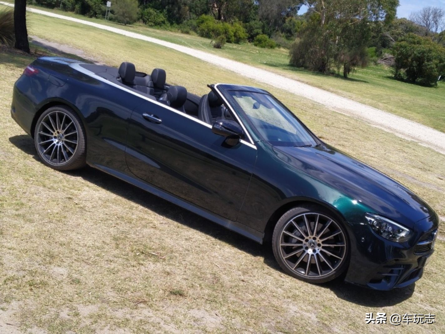 2021款奔驰e300敞篷轿跑:谁能抵挡这种拉风的诱惑?