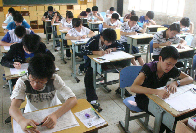 高中毕业后才明白，高中住校和不住校差别大，是存在一定不同的