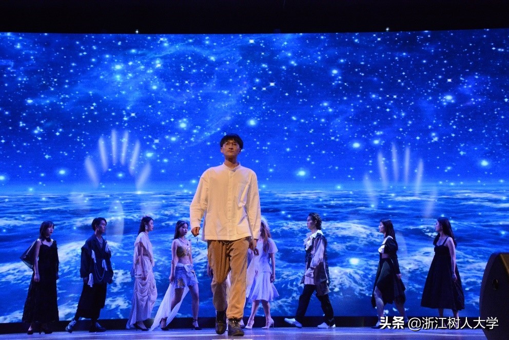 我校艺术学院举行建院20周年庆典活动暨迎新文艺汇演