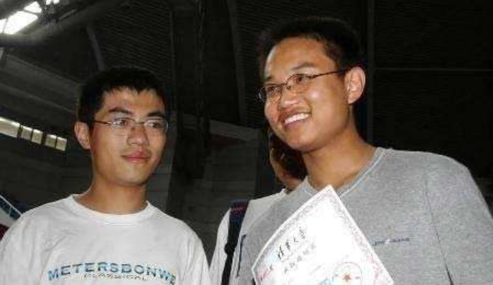 17年前那个高考学子，勇斗歹徒后被清华破格录取，现在怎么样了？