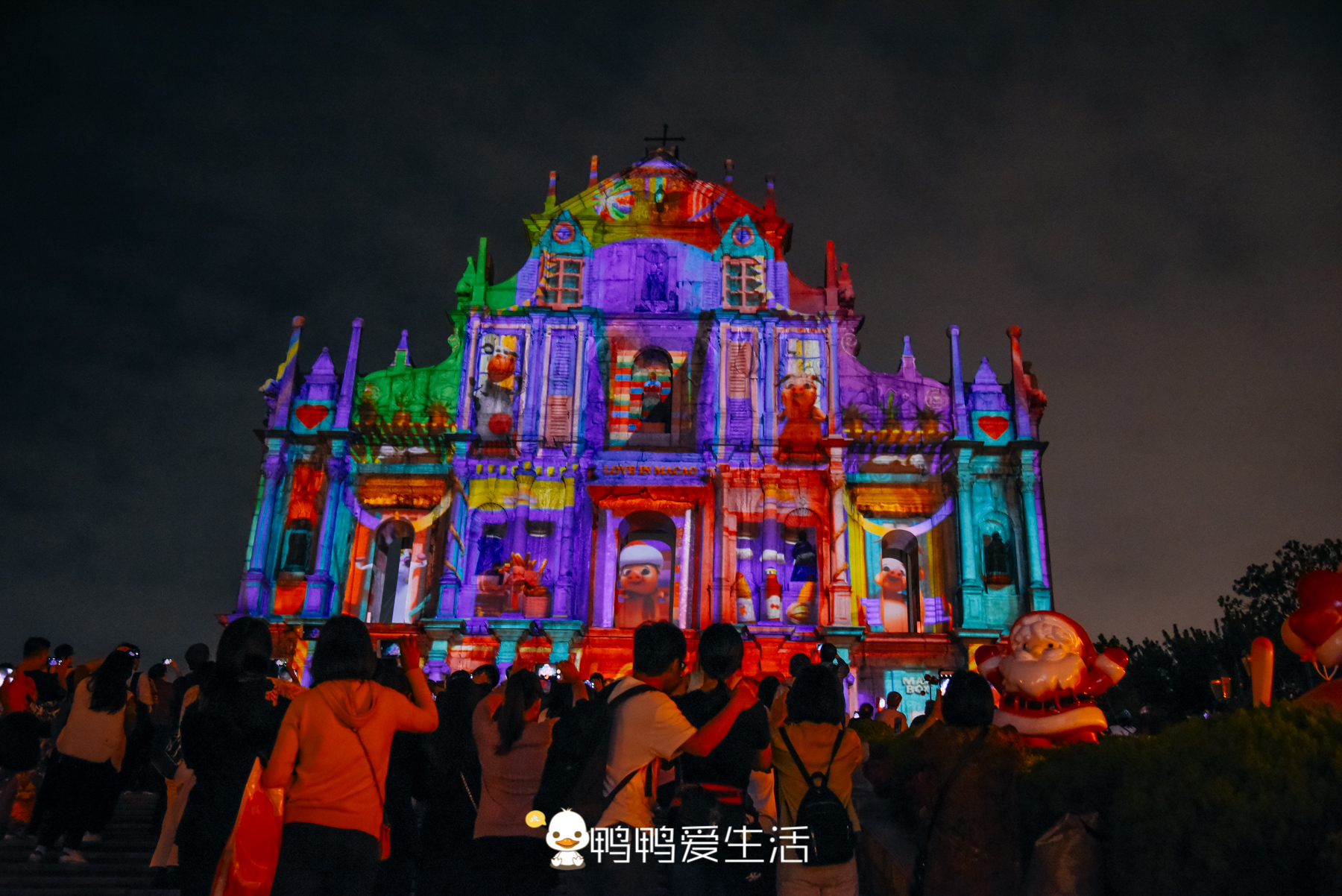 澳门之夜让人沉醉，光影节打造迷人夜景，游客：美不胜收