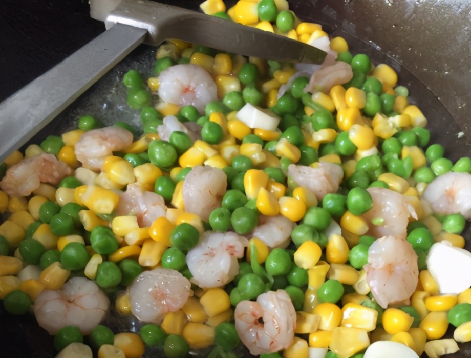 炒虾仁怎样做更鲜嫩滑润？原来秘诀在这里，做对了，又嫩又鲜