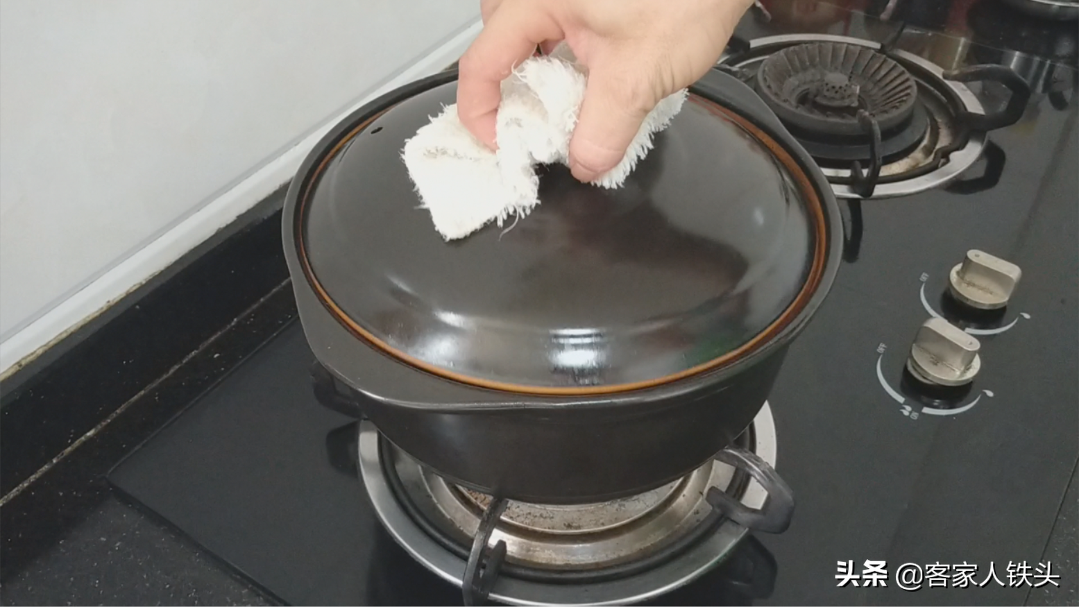 我家最爱牛腩这一个吃法，做法简单，好吃过瘾，一次做2斤不够吃