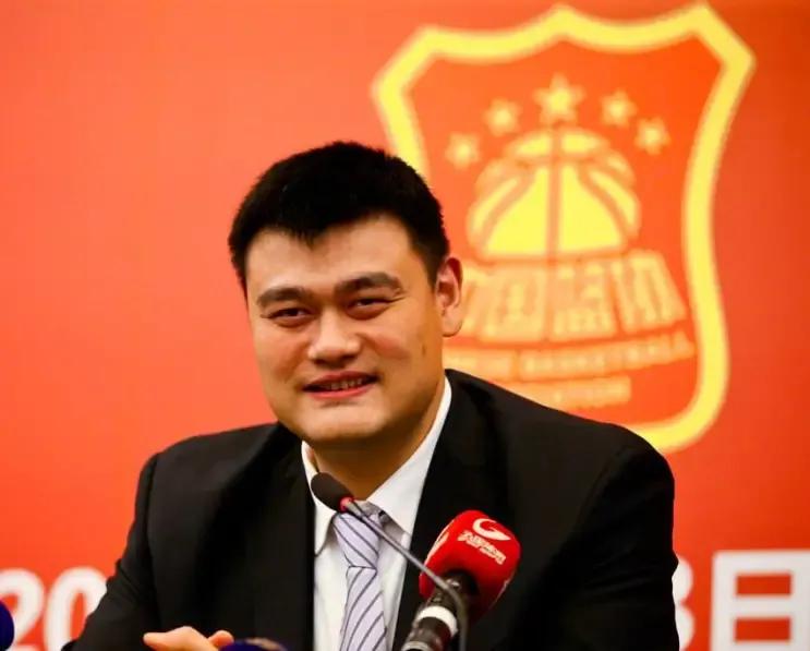 为什么cba全明星拿mvp(CBA太搞笑，全明星MVP颁发给获胜方特意说明，姚明你脸疼吗)