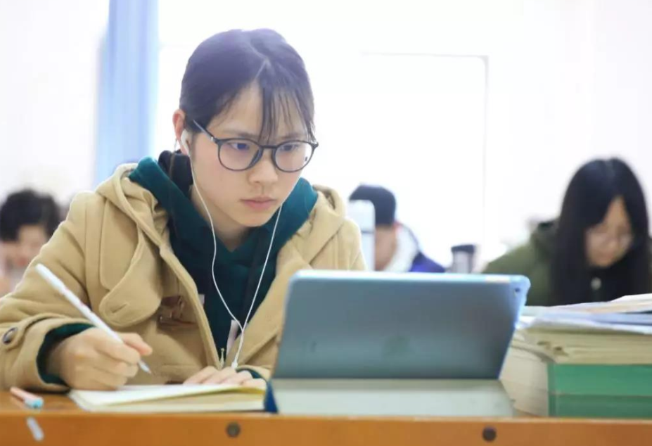 部分高校传来“坏消息”，考研党不淡定了，直呼我们太难了