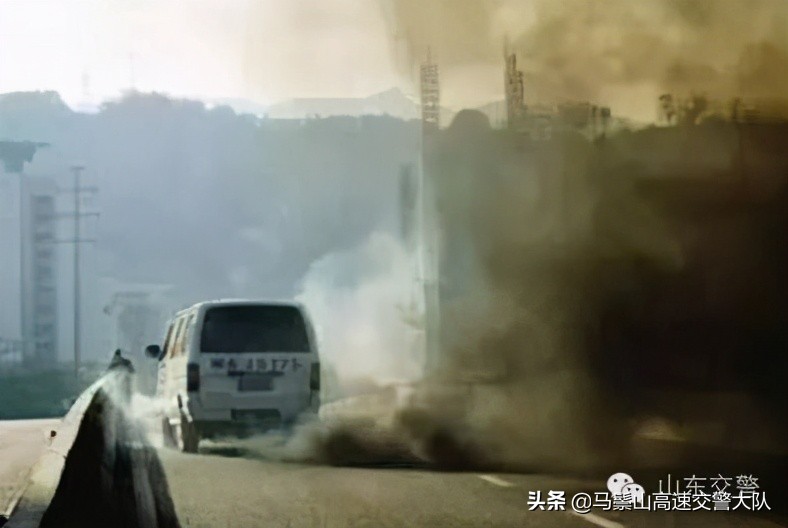 汽车排气管滴水，是车子出毛病了！？90%的司机不清楚……