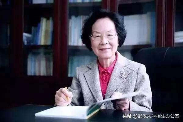 常年霸占热搜的武汉大学，除了樱花，还有什么可