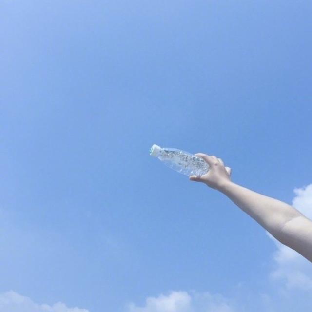 女人发抖音最火的句子 高级有质感的句子图片