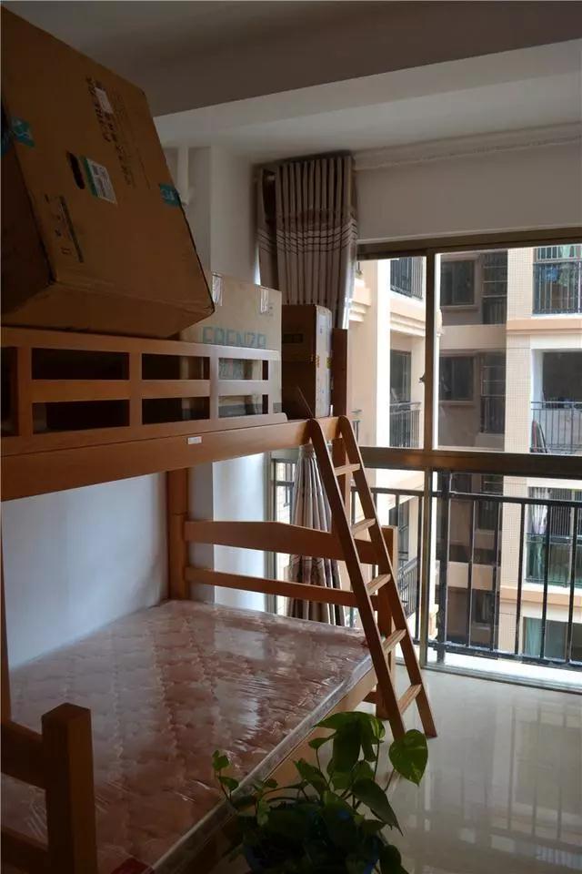 装修没钱只刷大白墙，发朋友圈晒新房装修效果，却引来满屏吐槽