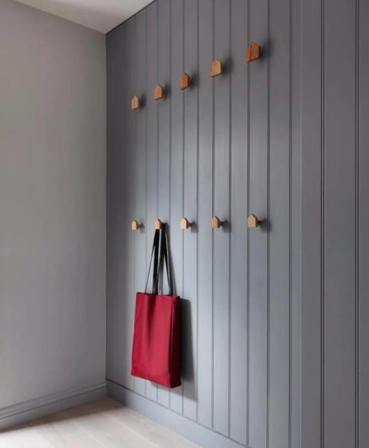 装饰墙壁只能用壁纸?内行人告诉你,护墙板比前者强一百倍