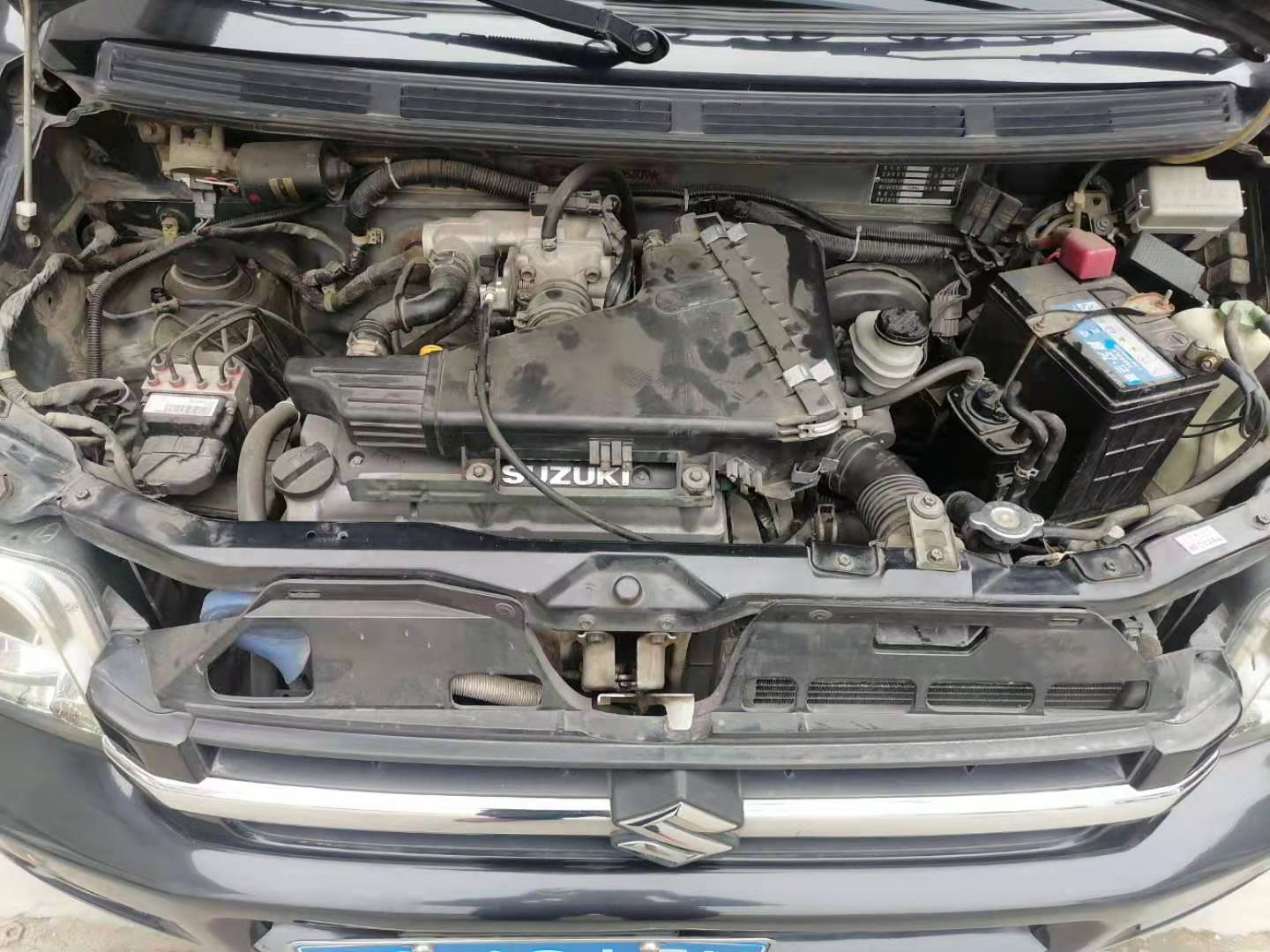 发动机启动时发出"吱嘎"异响声,胖哥给这辆黑武士保养启动机