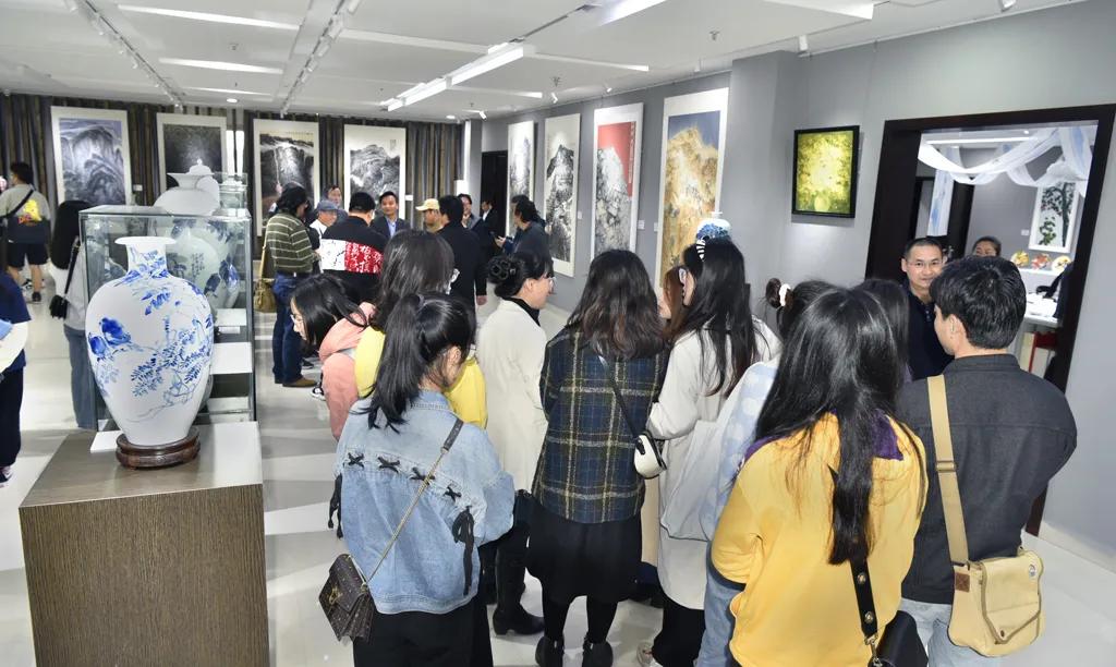蓄素守中——当代水墨廿品全国巡展在江西昱昇陶瓷美术馆隆重举行