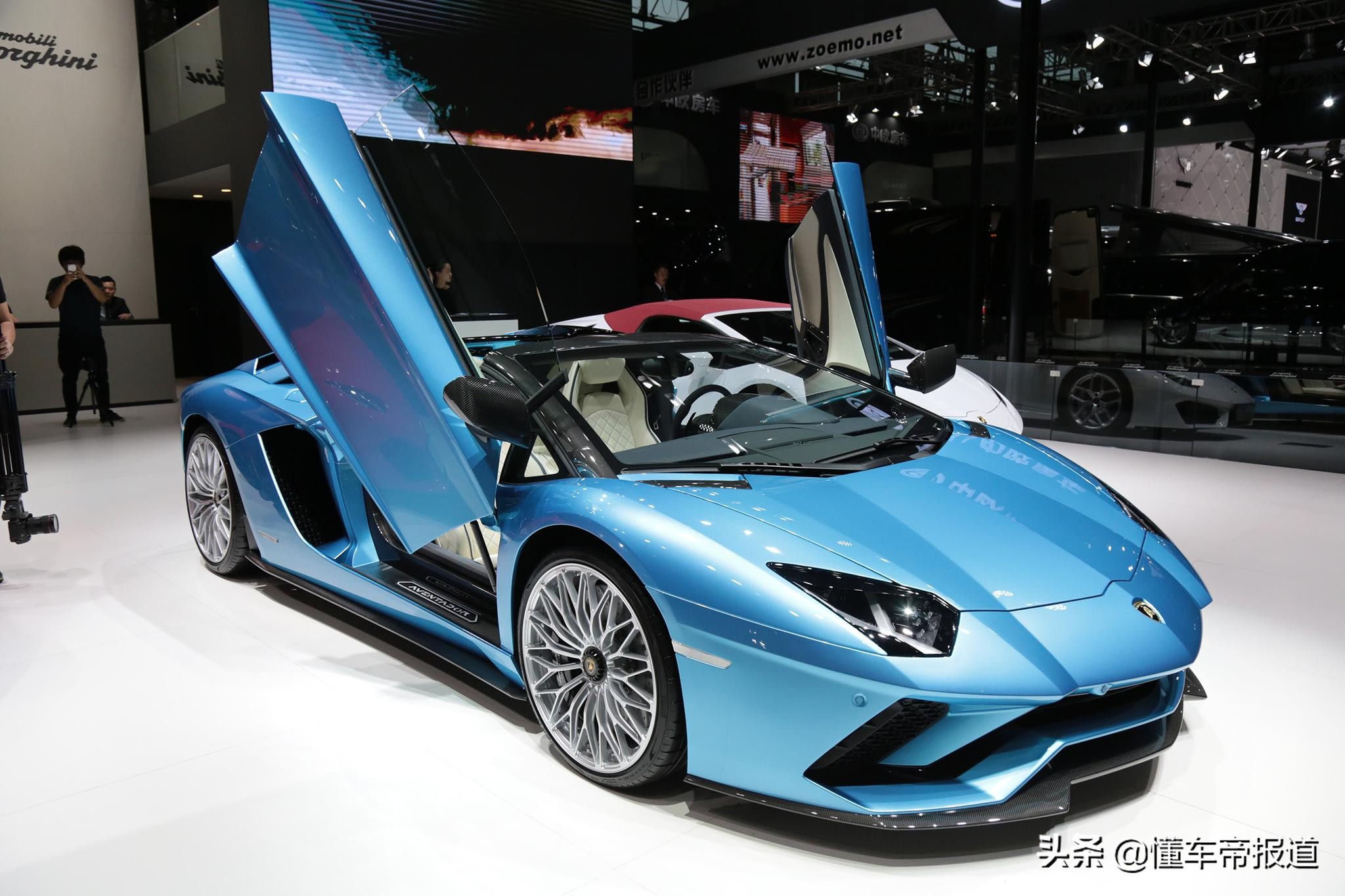 上市｜售499.8万元起，实拍法拉利SF90 Spider