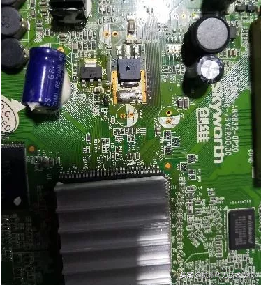 维修创维液晶电视绿灯亮不开机-杭州华力液晶维修小技术