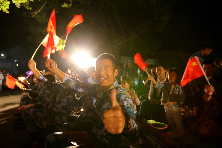献礼华诞 | 解放军及武警部队“双节”晚会大联欢