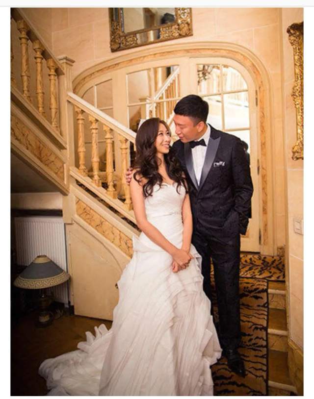 孙红雷鼎力提携娇妻客串《扫黑风暴》，这个女反派居然演得还不错