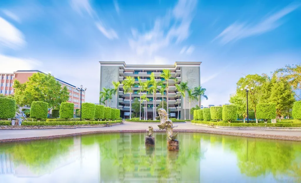 三个人拼团补填广州华立科技职业学院免住宿费，还可以连读本科