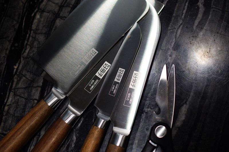 全套烹饪刀具彰显好身手 好身手R1套装