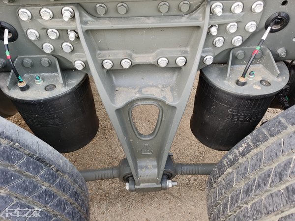 2020款重汽汕德卡牵引车配超高顶驾驶室，售价45万元值吗？