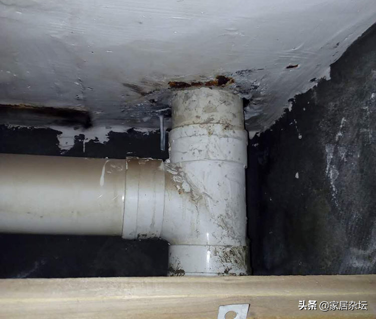 卫生间瓷砖铺好后坐便器漏水维修方法