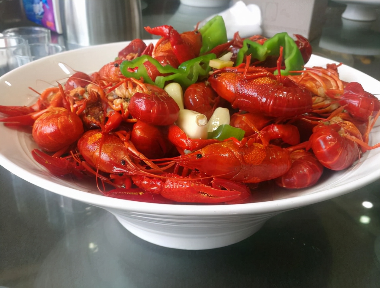 清水龙虾淮安市盱眙县20世纪70年代以来盛产龙虾等水产品,沿淮,沿湖