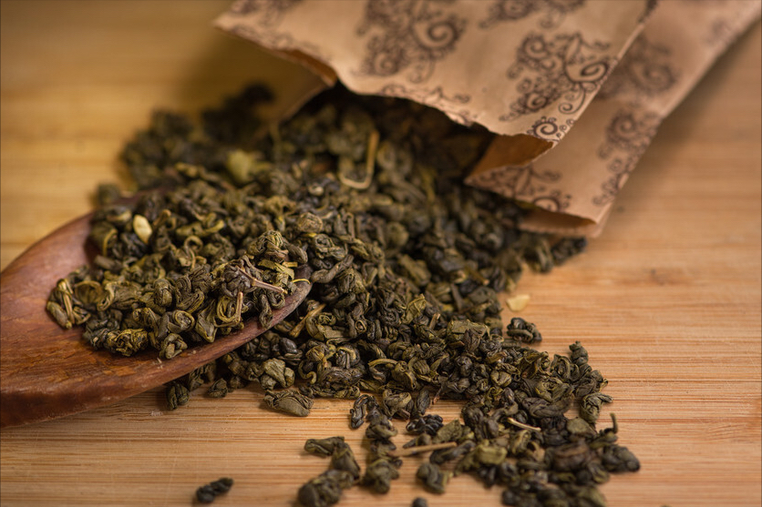 茶叶保质期多久？家中放了3年的普洱茶、红茶、白茶，还能喝吗？