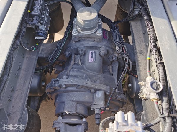 2020款重汽汕德卡牵引车配超高顶驾驶室，售价45万元值吗？