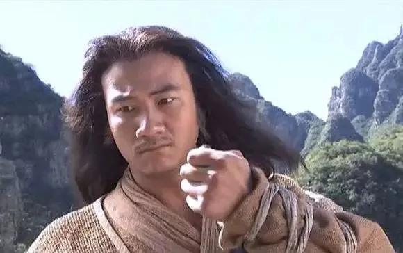 阿朱：聪明伶俐，娇羞可爱，敢爱敢恨，义无反顾