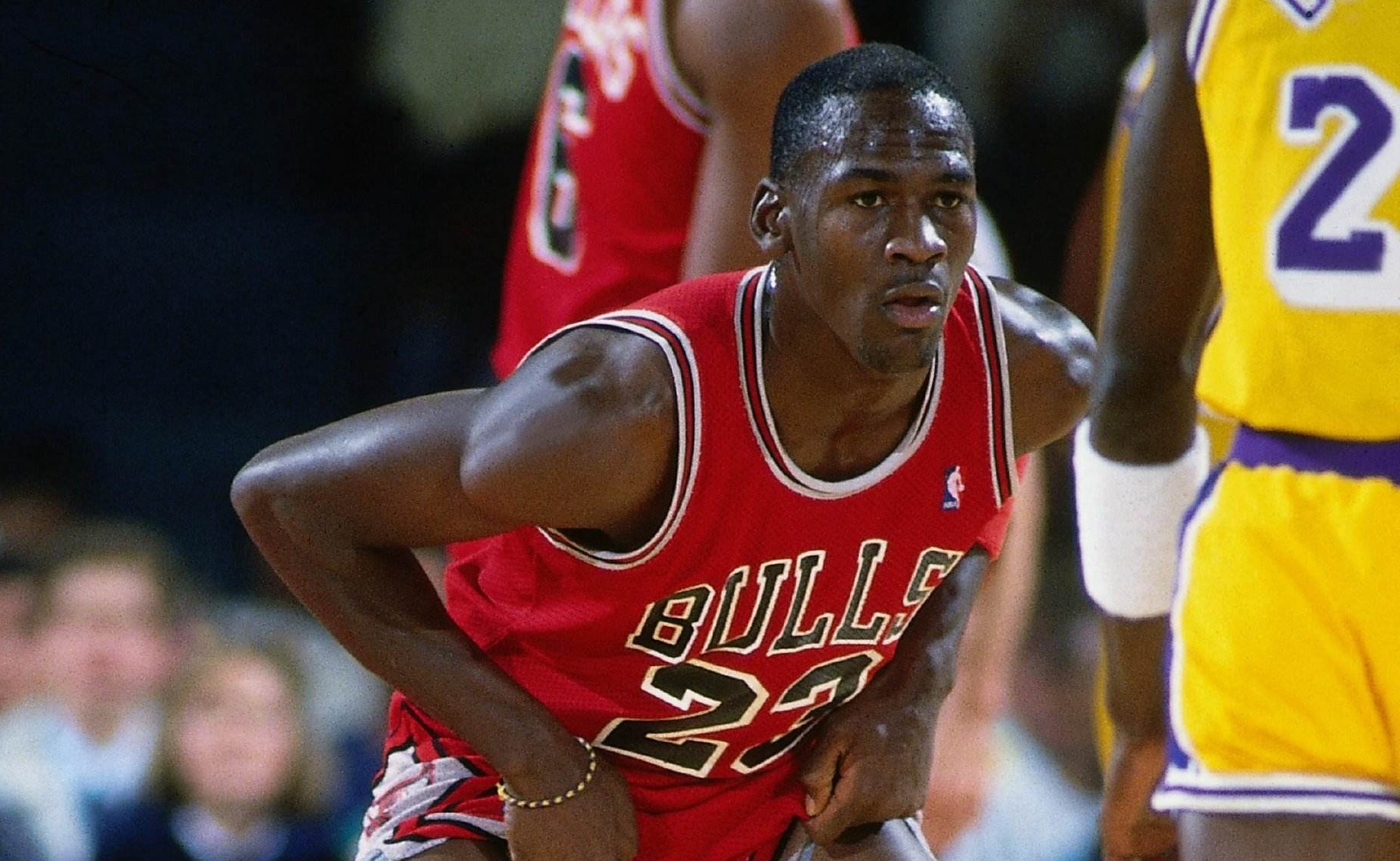 乔丹为什么被nba罚款(乔丹新秀赛季年薪55万,耐克愿为他每场缴5000元