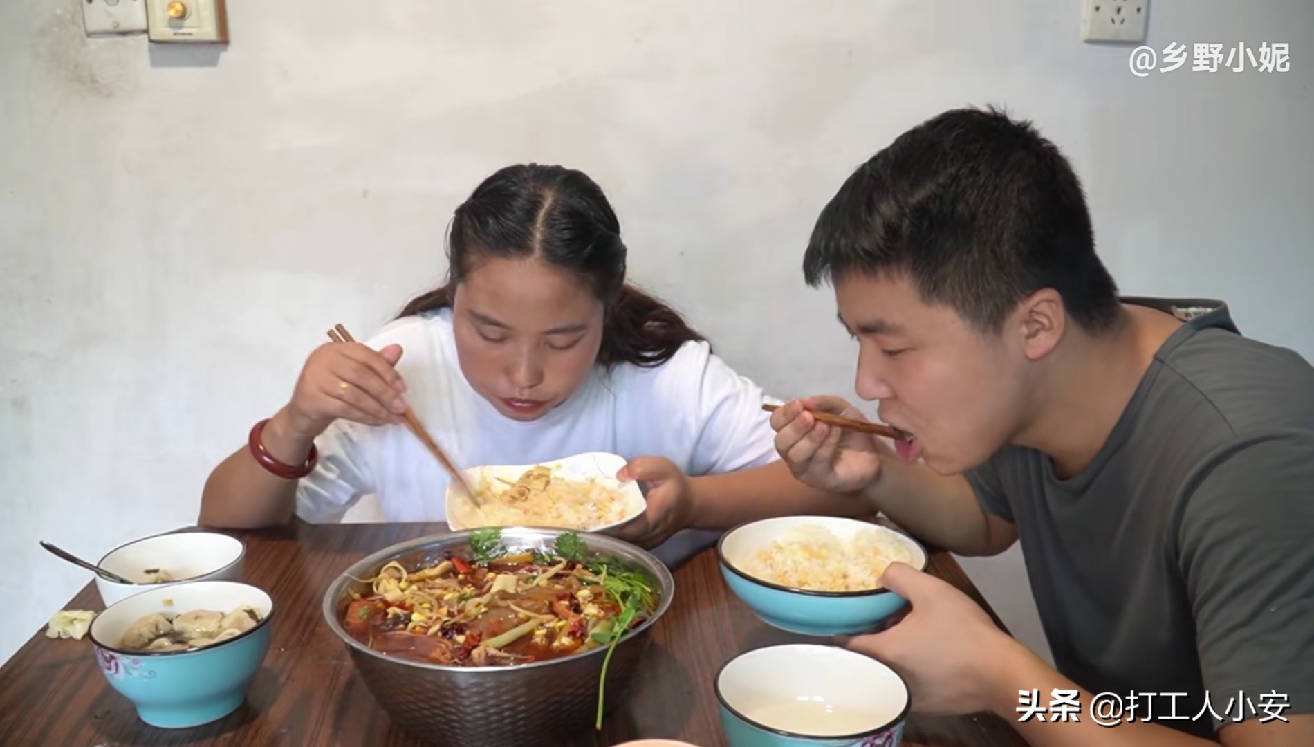 荣荣在农村是哪里人农民荣荣的个人资料