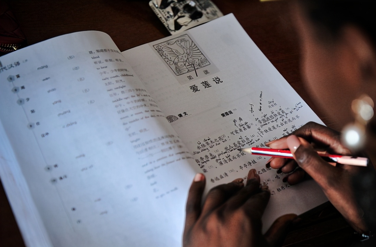 高考新趋势：英语被削弱，“大语文时代”或将来临，学生又慌了