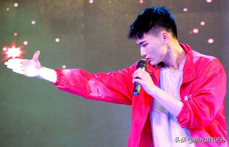 施秉一中：唱响青春   舞动人生