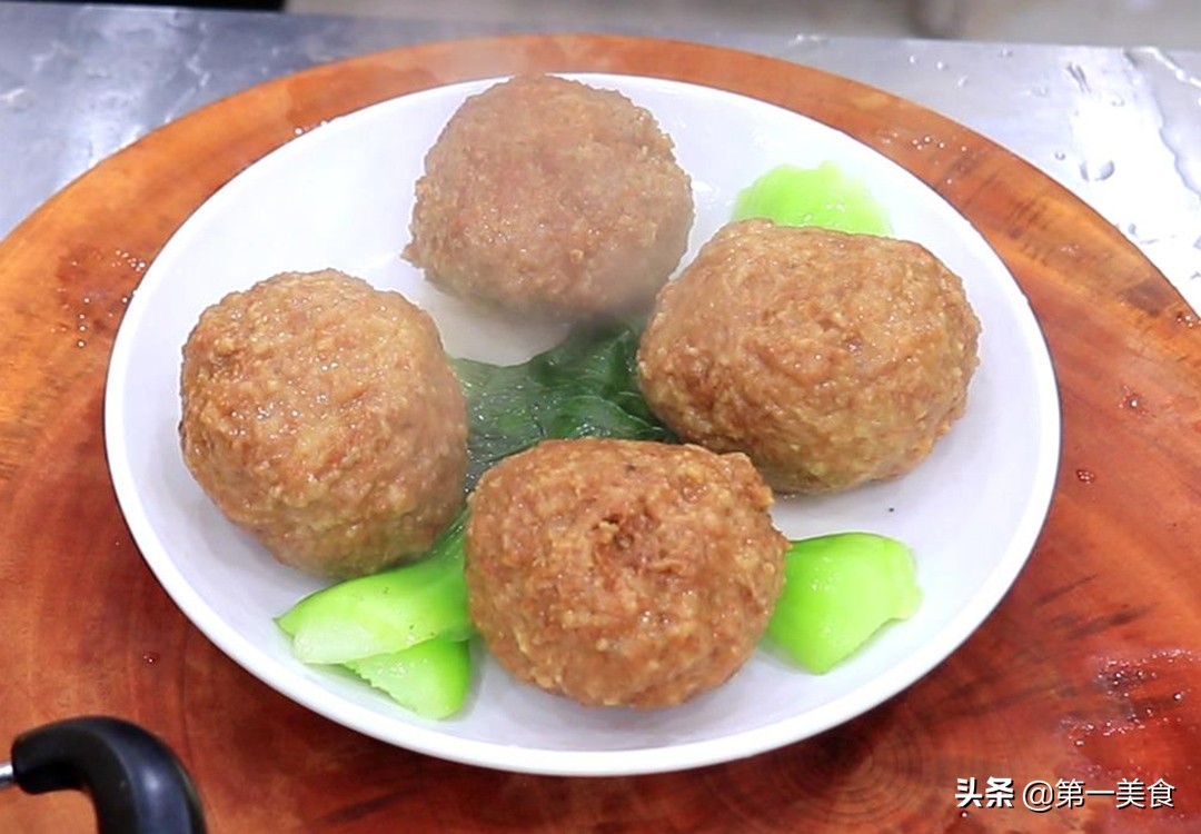 獅子頭的家常做法,