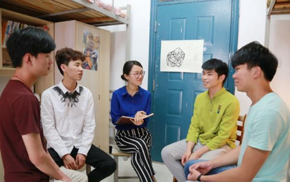 大学辅导员每月能赚多少钱？真实工资条流出，难怪博士也想当导员