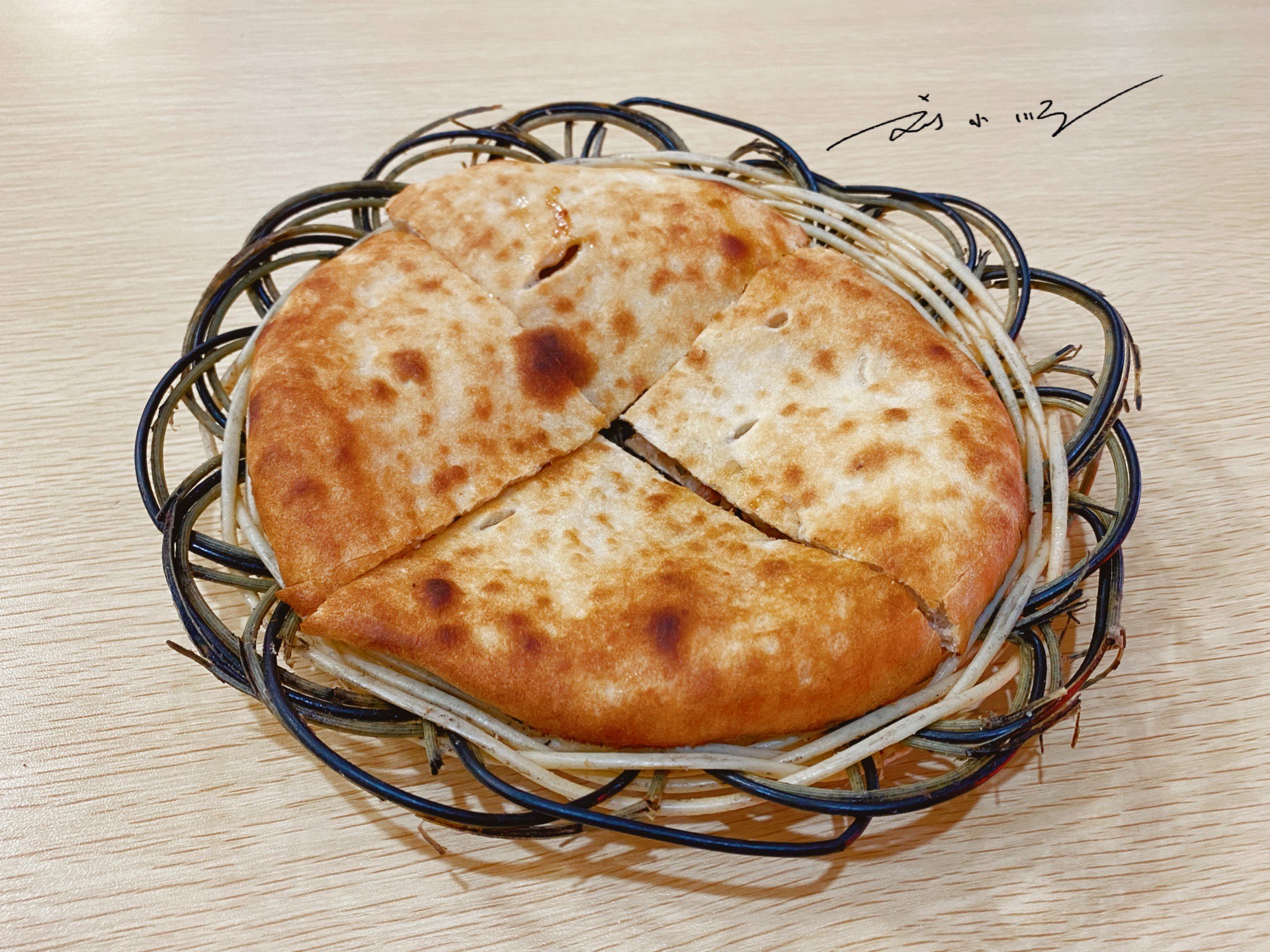 外地游客来浙江缙云旅游的第一件事,就是尝尝地道的"缙云烧饼"