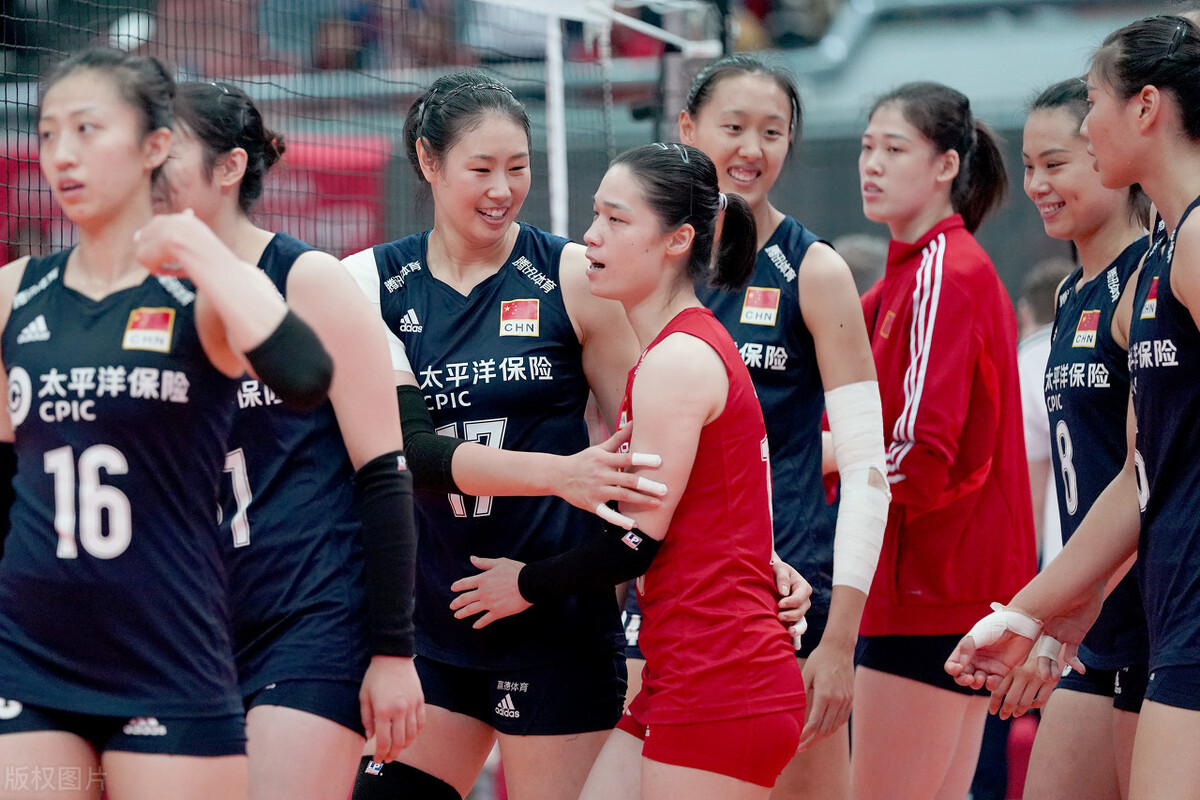 2019女排直播时间表世界杯(中国女排比赛来了！郎平率22人明日出征意大利，央视全程直播)