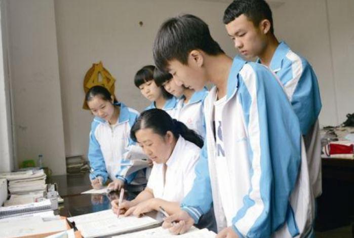 浙江考生高考646分，顺利考上同济大学，收到通知书后却不是985